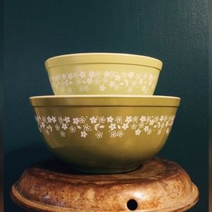 Pyrex Mixing Bowls - Crazy Daisy/Spring Blossom- 403 & 402